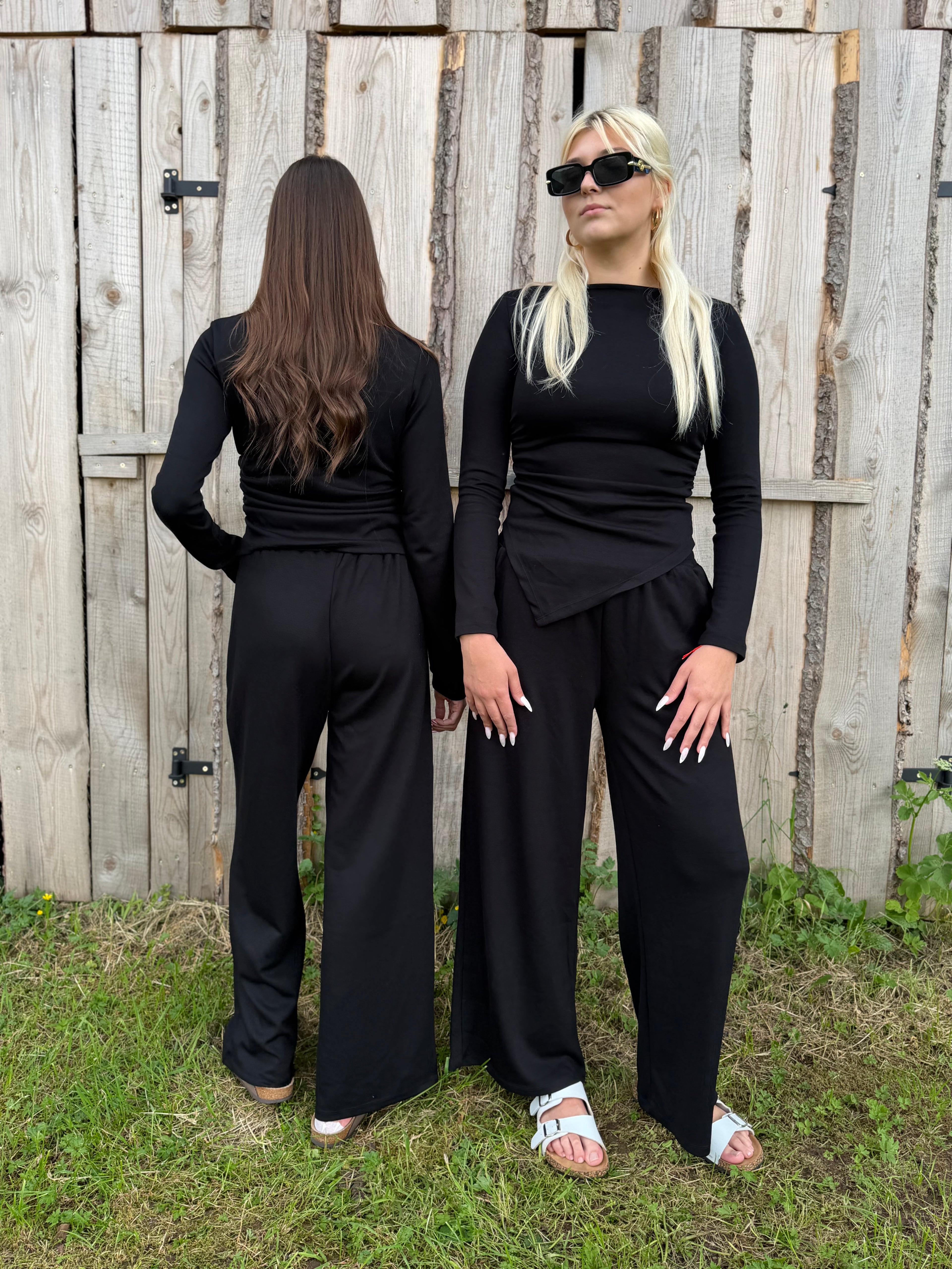 Divdaļīgs komplekts